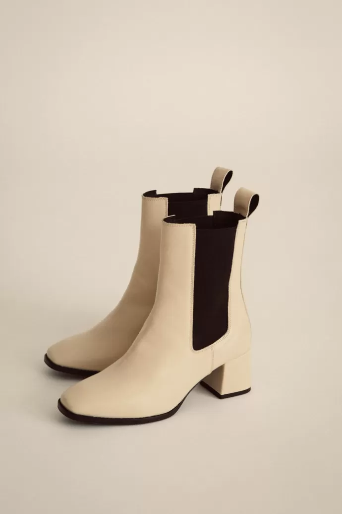 Shop JUTELAUNE Ivory Bootsit Luonnonvalkoinen