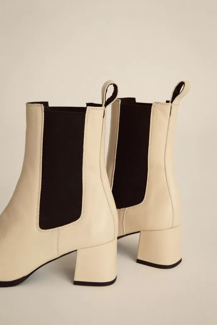 Shop JUTELAUNE Ivory Bootsit Luonnonvalkoinen