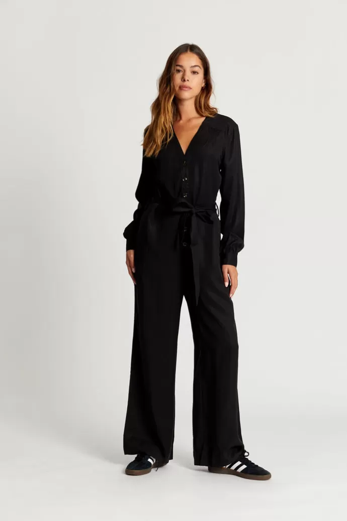 KOMODO Maki Tencel Jumpsuit Musta