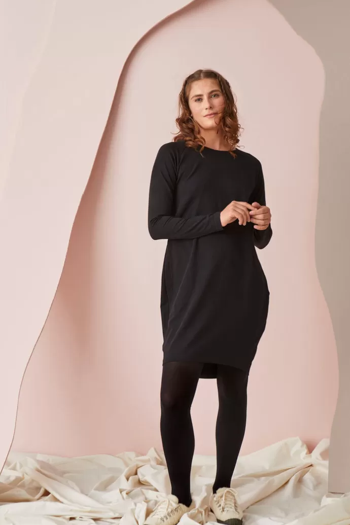 Papu Oval College Dress Black