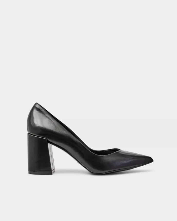 New ESSEN The Perfect Pump Black