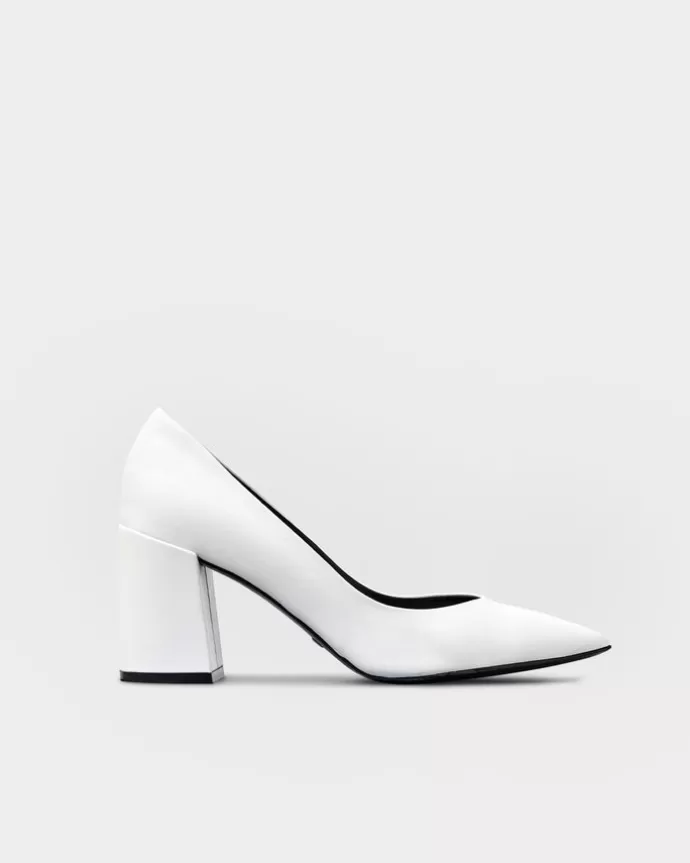 New ESSEN The Perfect Pump White